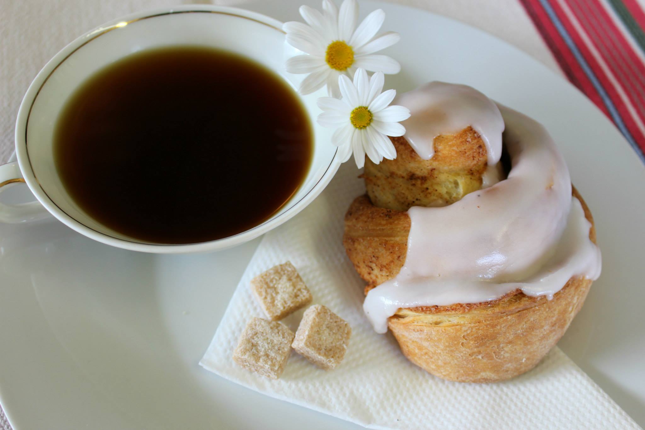 Kaffe og kanelsnurr med prestekrager